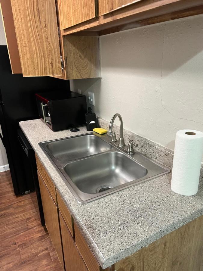 Lovely 1-Bedroom Townhome With Nice Amenities Houston Bagian luar foto