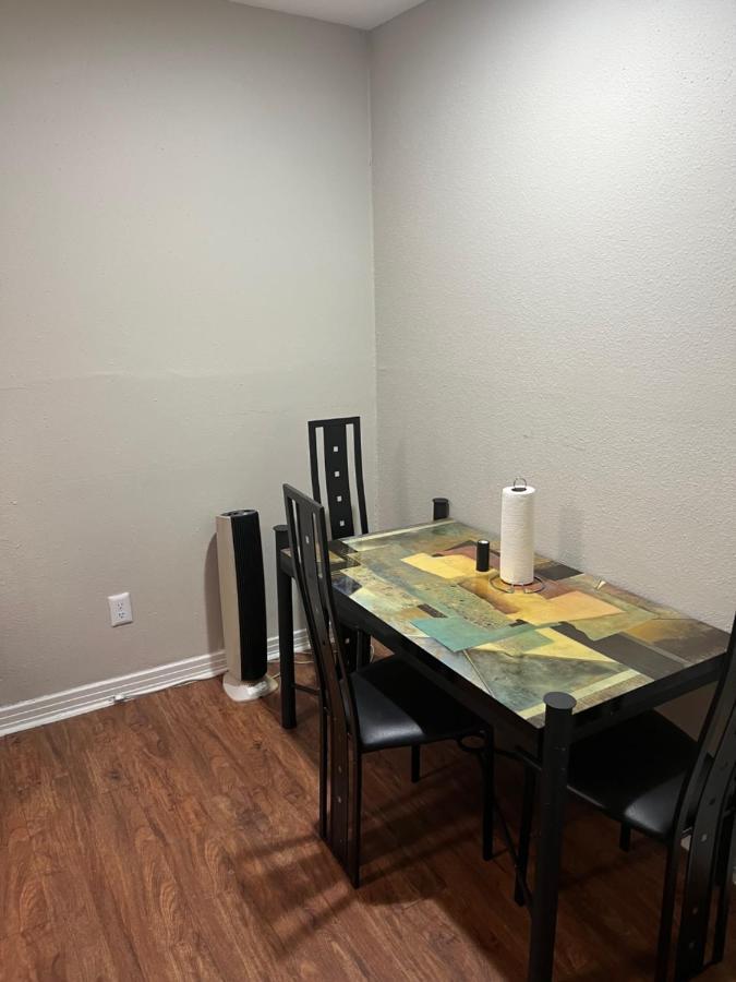 Lovely 1-Bedroom Townhome With Nice Amenities Houston Bagian luar foto